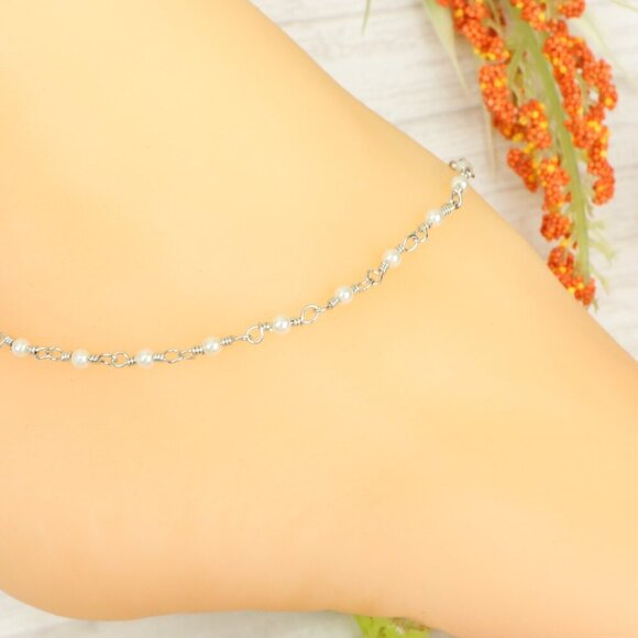 "Handmade Anklet – Elegant & Delicate Jewelry for Women | UNVRC1412 - Picture 3 of 10